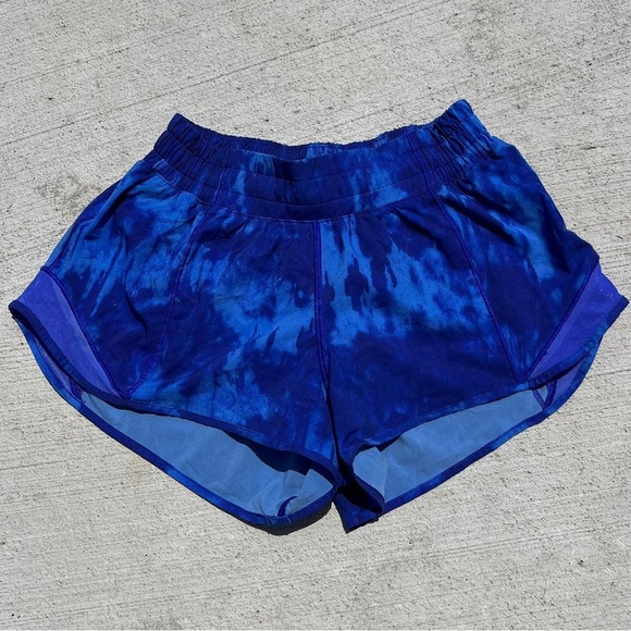 Lululemon Hotty Hot Shorts 2.5” - Picture 3 of 5